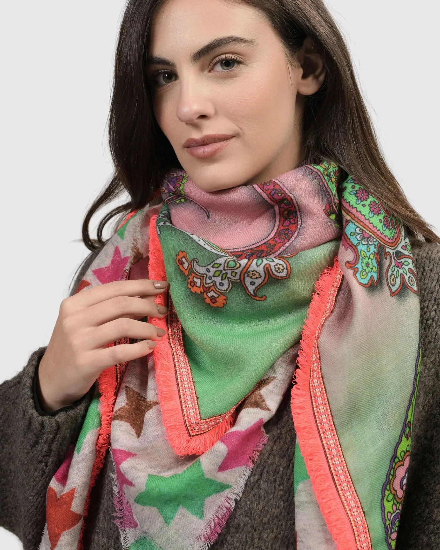 Discoteque Scarf, Stars