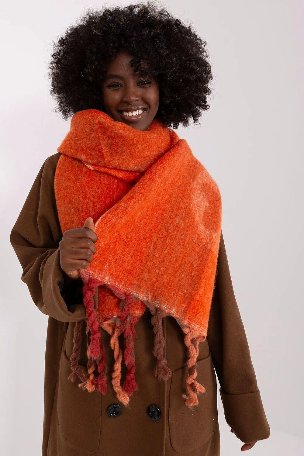 Elegant Autumn Striped Shawl with Charming Tassels