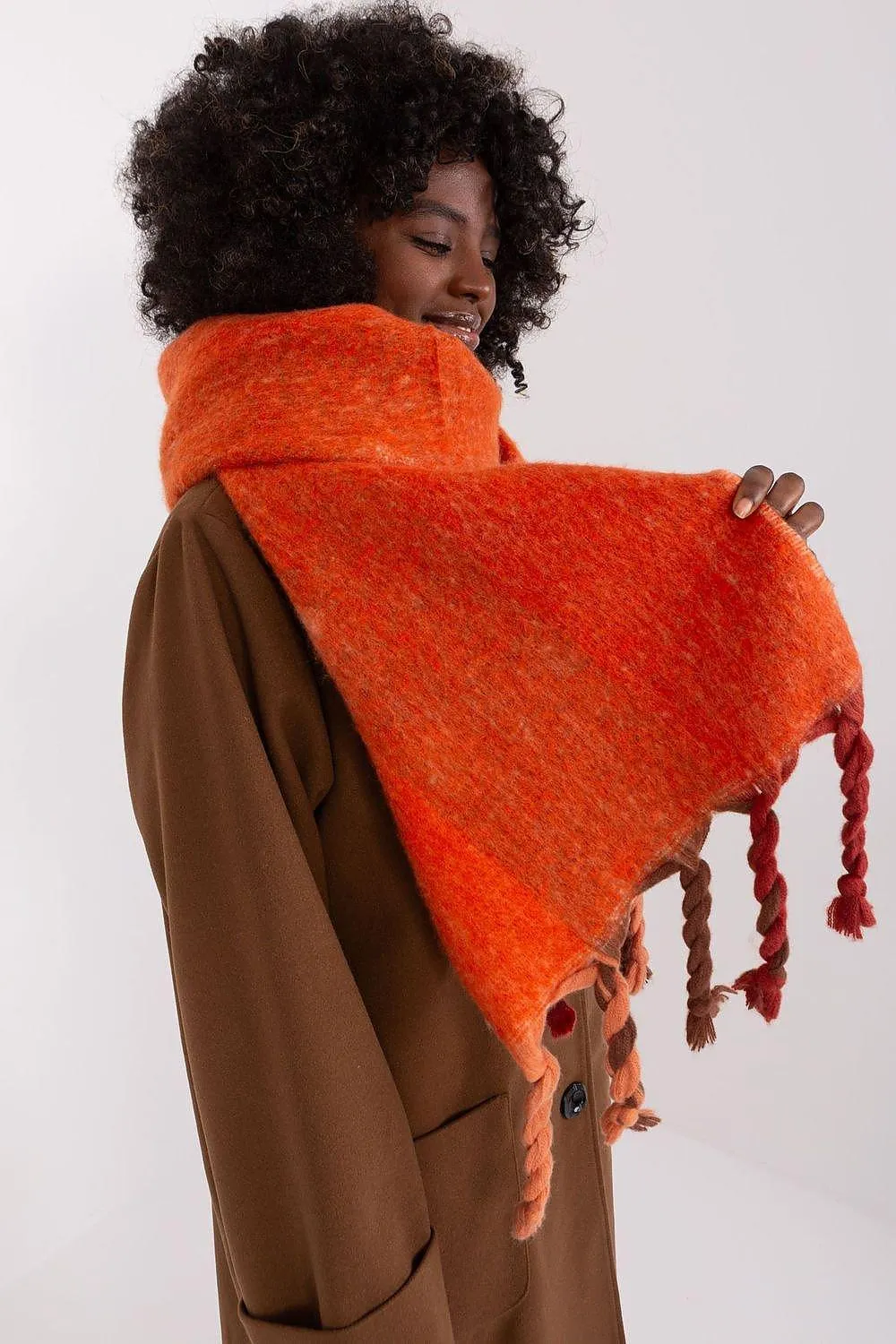 Elegant Autumn Striped Shawl with Charming Tassels