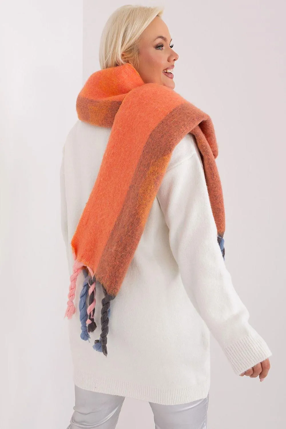 Elegant Autumn Striped Shawl with Charming Tassels