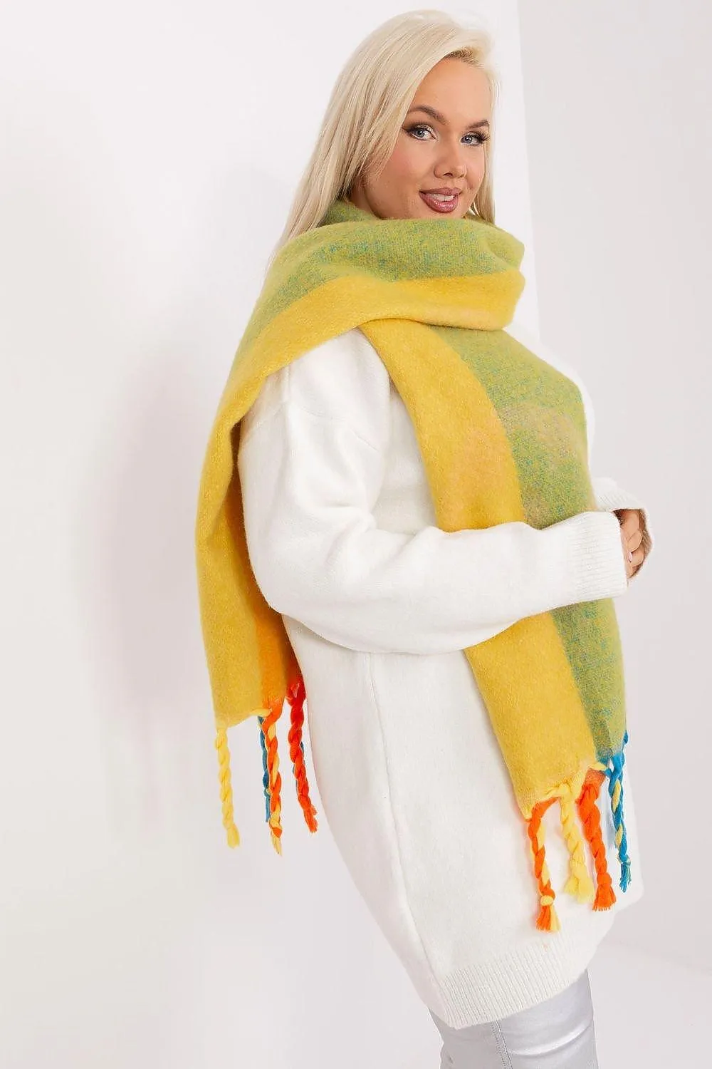 Elegant Autumn Striped Shawl with Charming Tassels