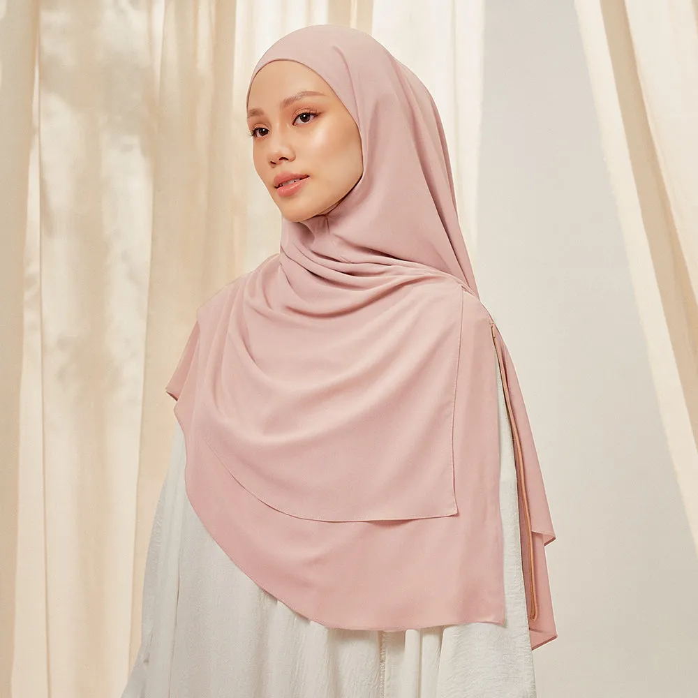 Hayaa Khimar in Pink