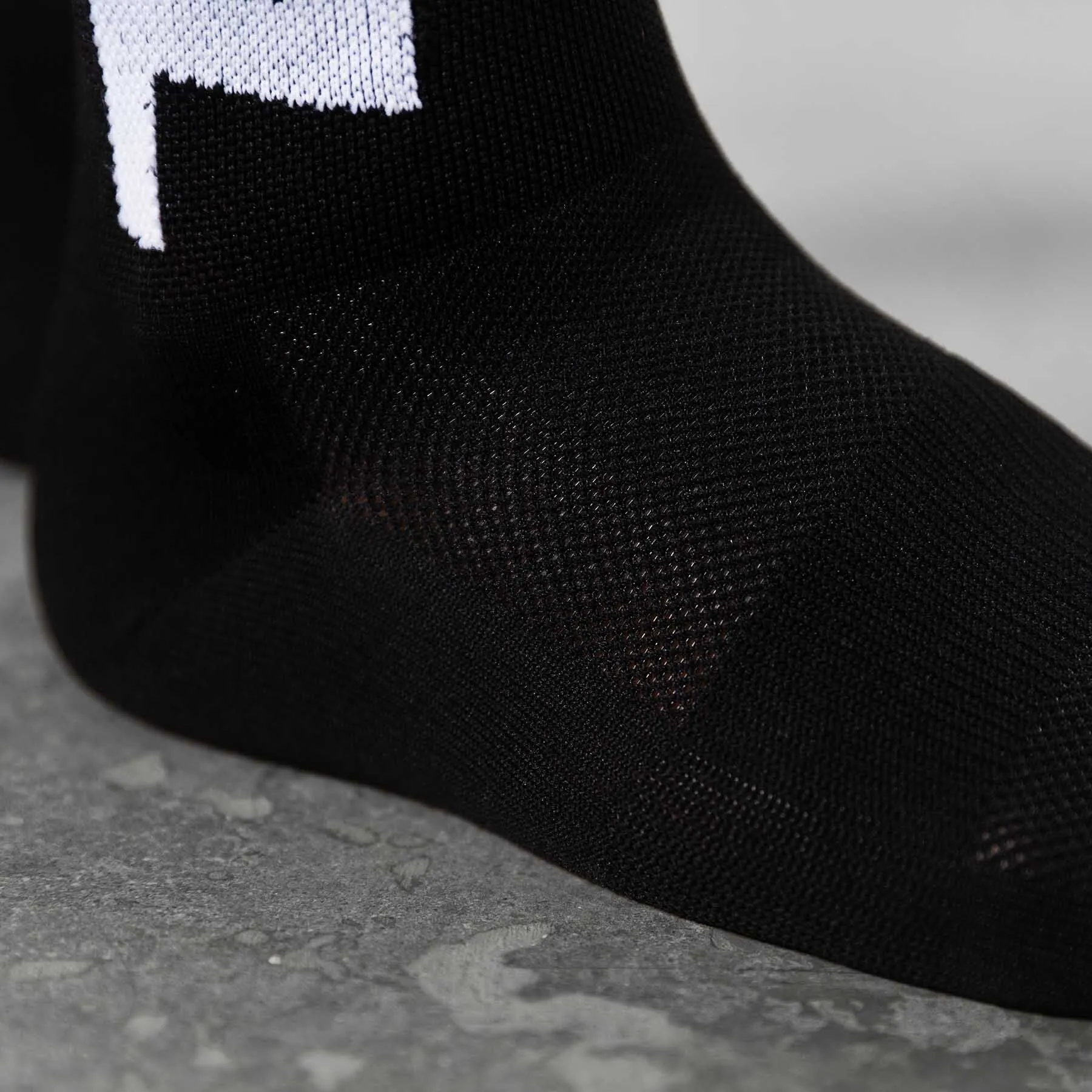 TWL - PERFORMANCE RUNNING SOCKS - BLACK/WHITE